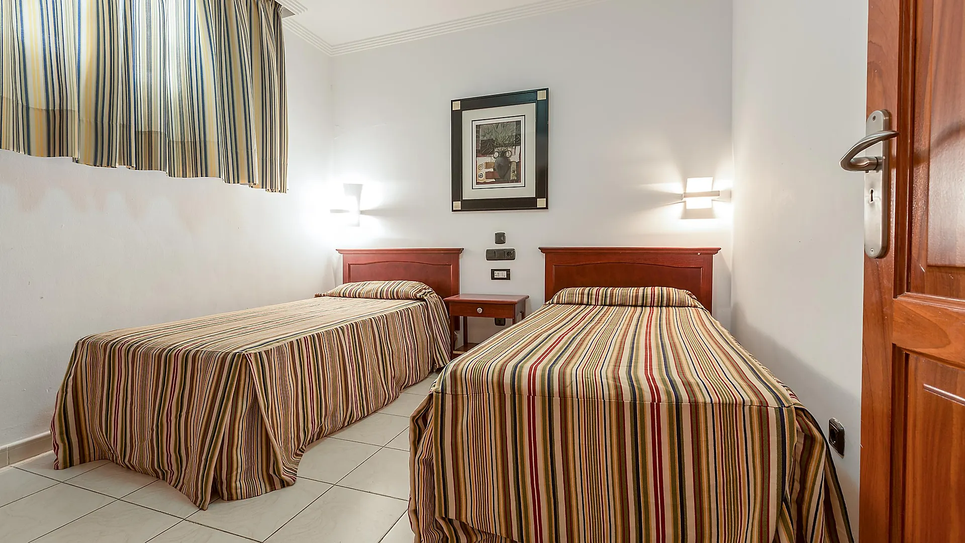 Apartamentos Olympia プラヤ・デル・イングレス アパート
